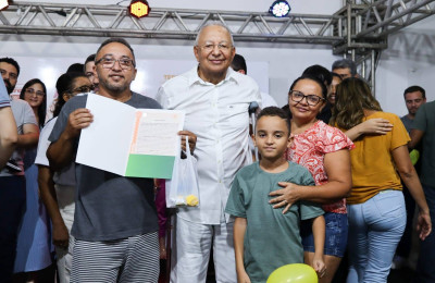 Prefeitura de Teresina entregou 632 registros de imóveis no Residencial Mário Covas